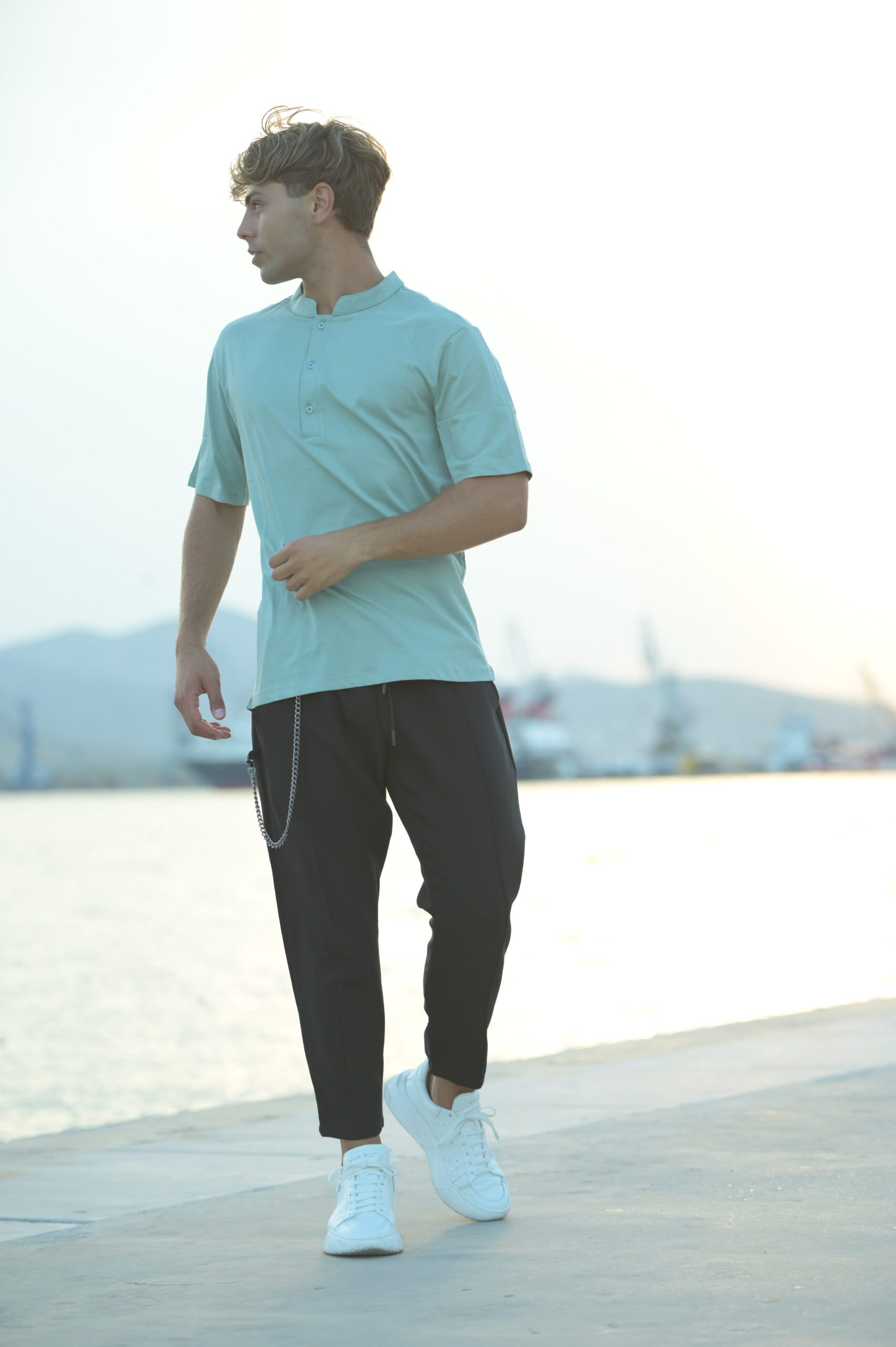 ART 18 T-Shirt A Verde - Image 3