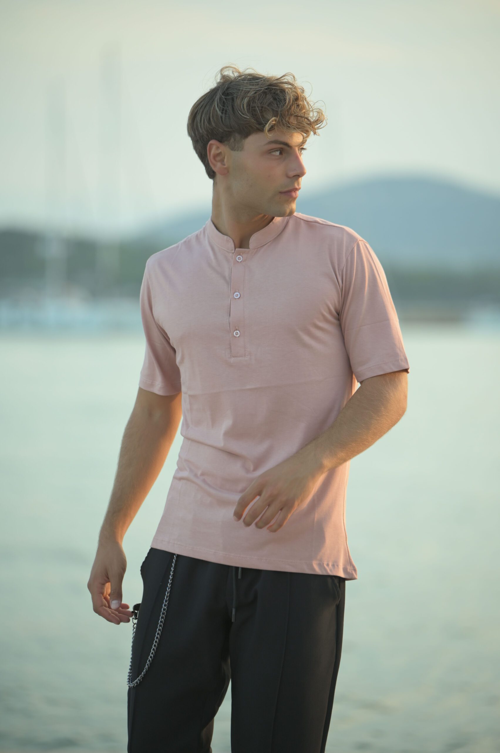 ART 18 T-Shirt Rossa - Image 3