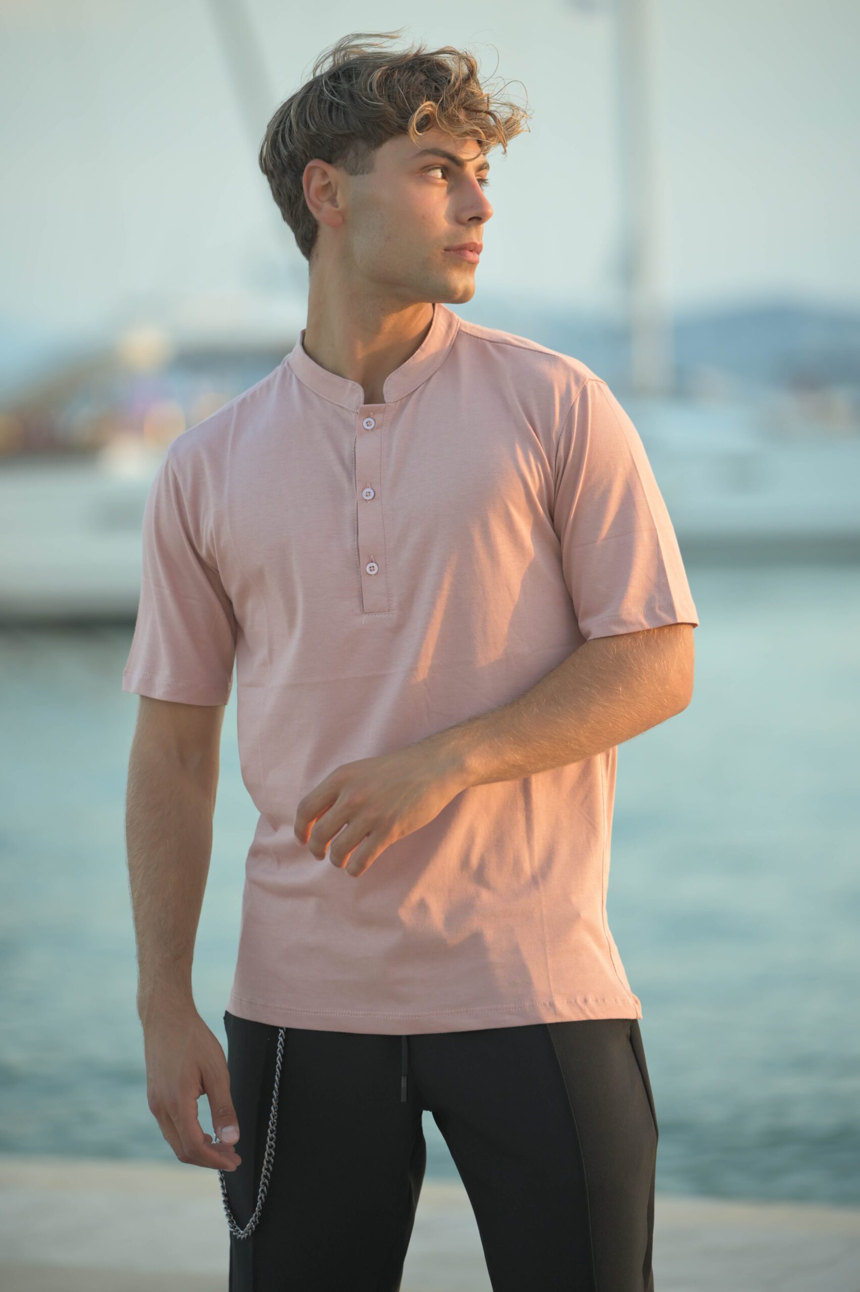 ART 18 T-Shirt Rossa - Image 2