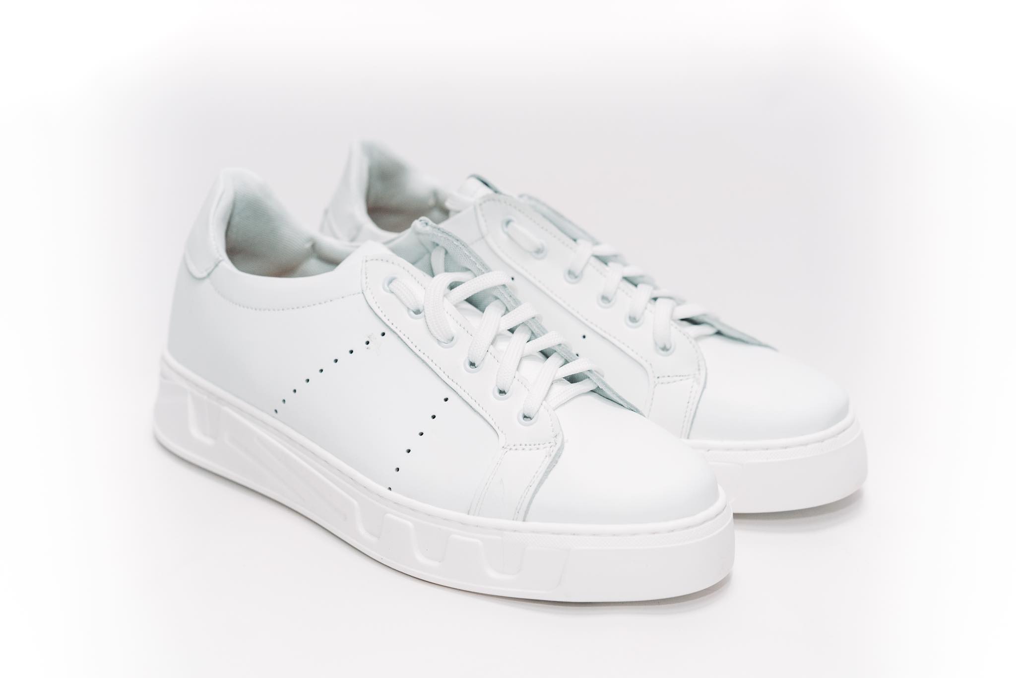 MR 06 White Sneakers - Image 3